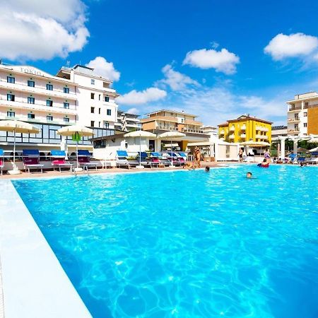 Hotel Tokio Village - Azzurro Club Лидо ди Савио Екстериор снимка