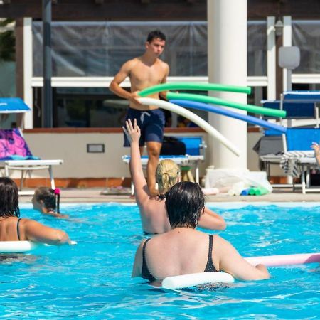 Hotel Tokio Village - Azzurro Club Лидо ди Савио Екстериор снимка