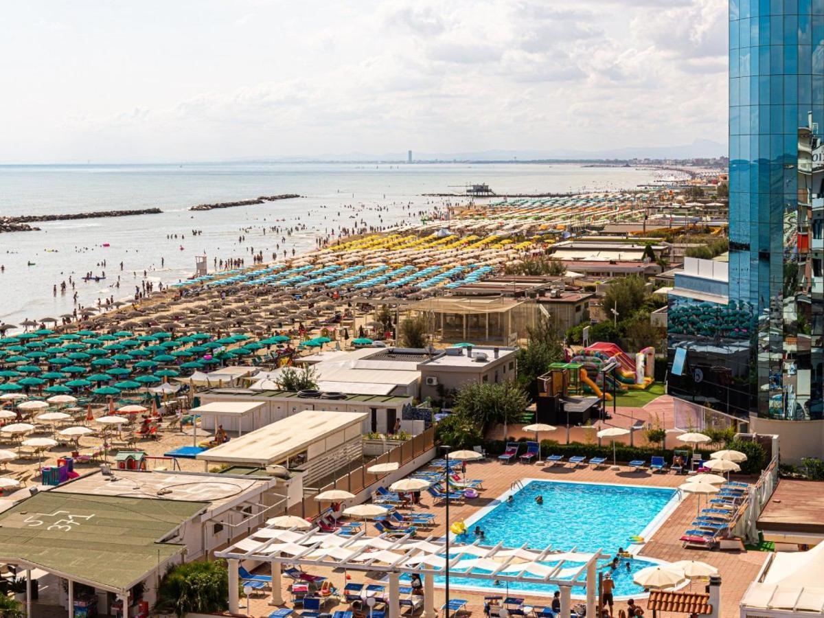 Hotel Tokio Village - Azzurro Club Лидо ди Савио Екстериор снимка